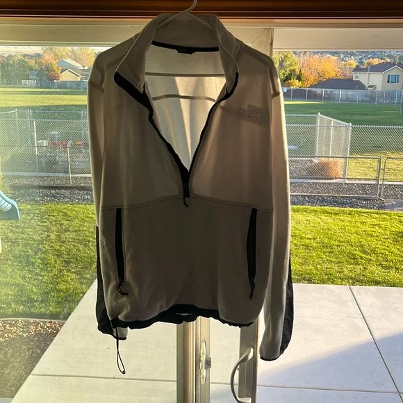 North face quarter zip fleece - Picture 2 of 8